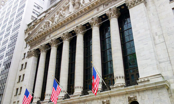 New York Stock Exchange Building. (via Benzinga)