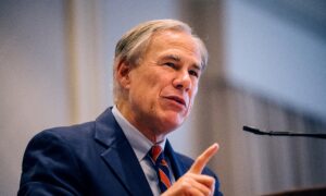 4th Texas Bus Drops Off Illegal Immigrants Near US Capitol