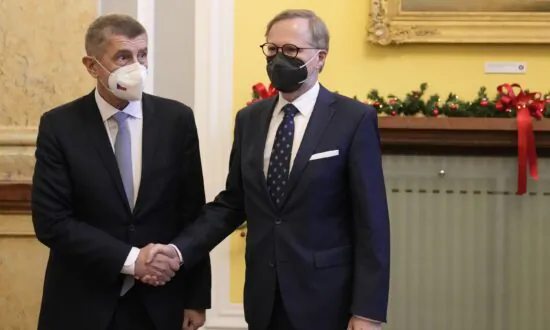 Czech Republic President Swears in New Coalition Government