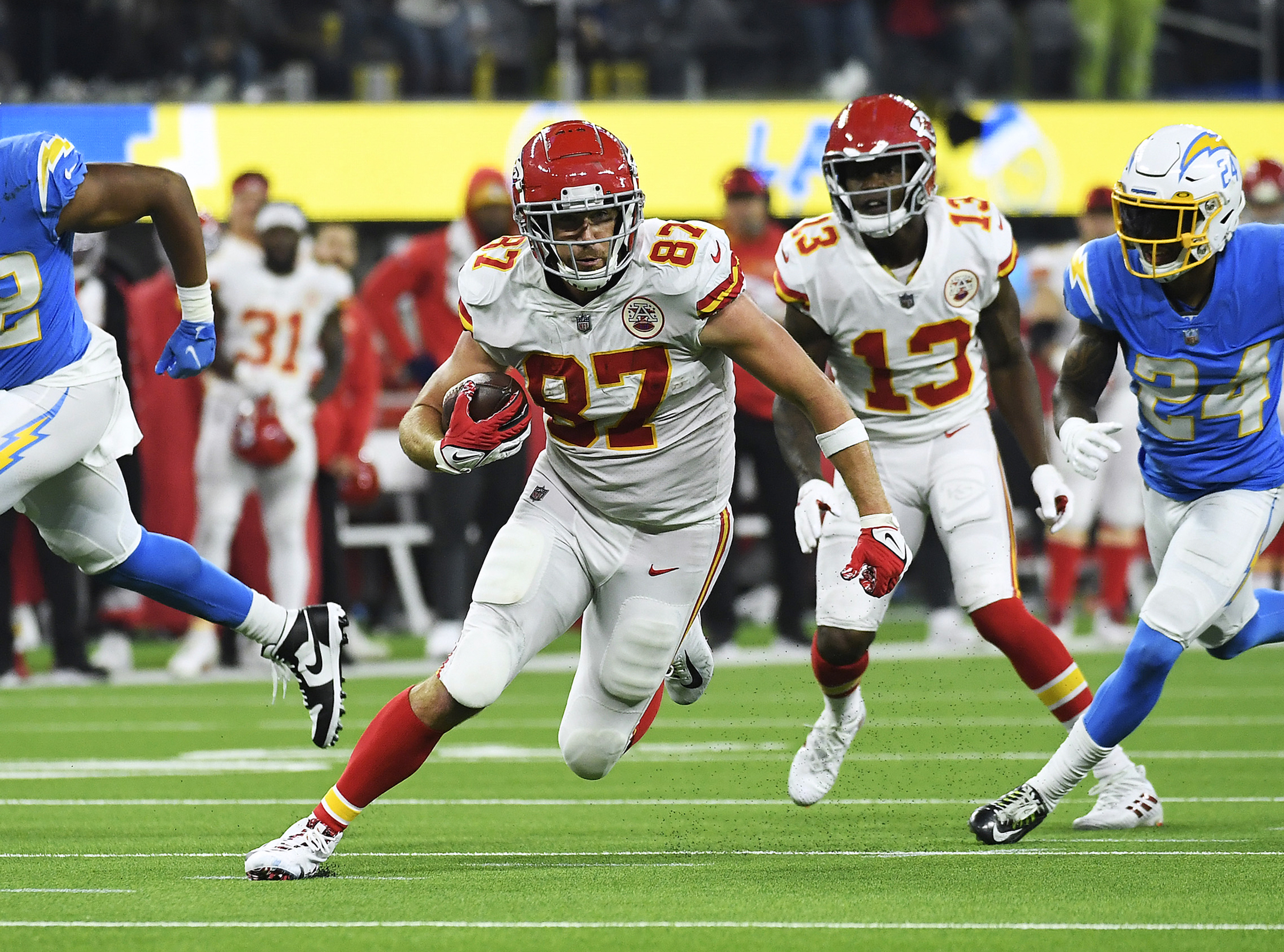 Kelce's Record Performance Lifts Chiefs in OT Over Chargers - Vimarsana News