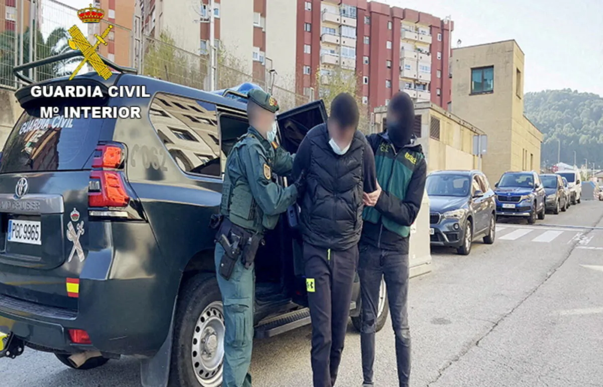 Members of the Spanish Civil Guard during the raid to arrest internationally wanted drug trafficker Fikri Amellah and 16 people from his network in Barcelona, Spain, on Dec. 17, 2021. (Guardia Civil-Ministerio del Interior/Handout via Reuters)