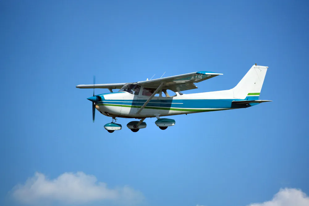 Flying a private plane makes avoiding traffic congestion a grand adventure. (berczy04/Shutterstock)