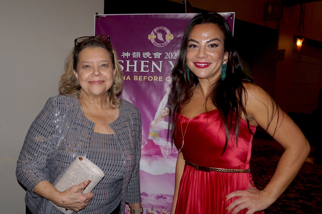 Kate Cardwell and her daughter, Jessica Griffin, attending the Dec. 18 performance of Shen Yun at the North Charleston Performing Arts Center in Charleston, S.C. (Yawen Hung/The Epoch Times)