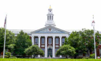 Harvard University to Require COVID-19 Booster Shots, Shift to Remote Learning Temporarily in January
