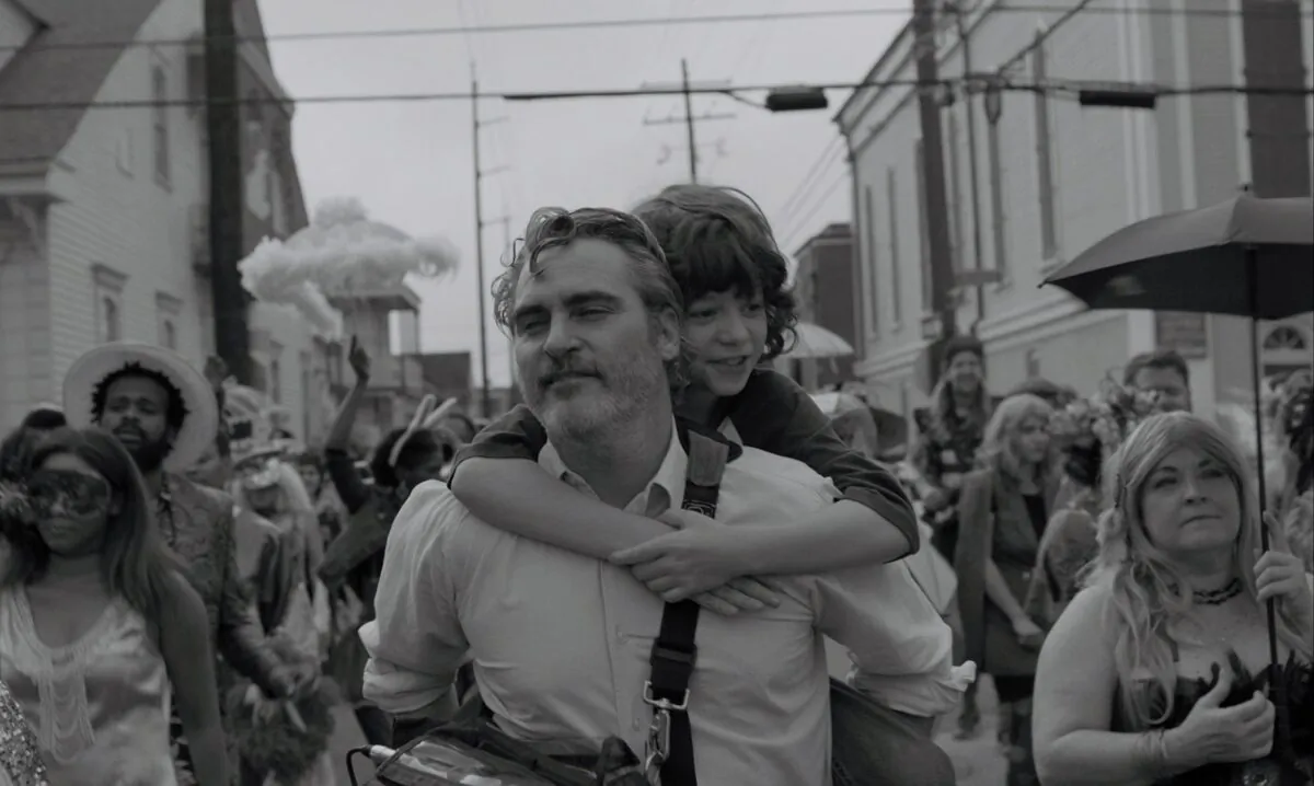 Joaquin Phoenix and Gaby Hoffman in "C'mon C'mon" (2021). (A24)