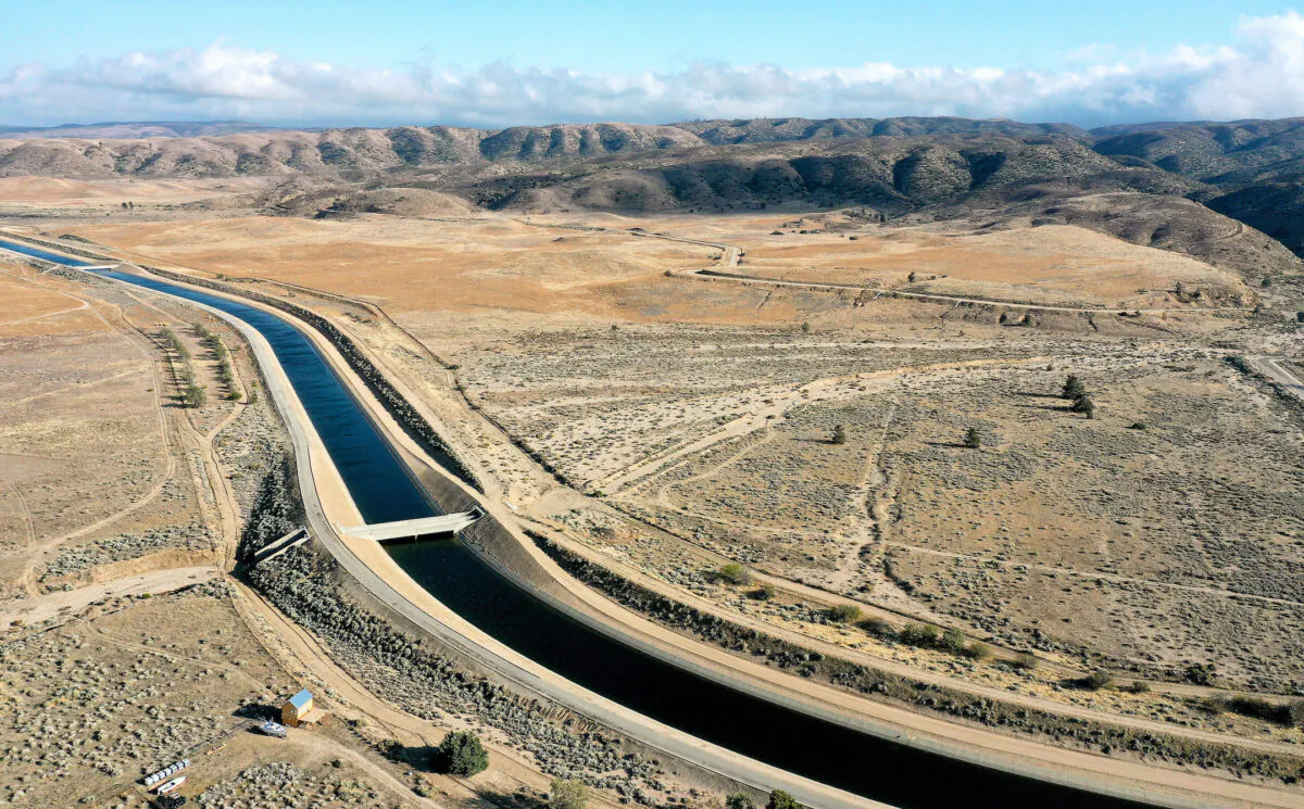 An aerial view of the California Aqueduct as it runs through the western Mojave Desert near Lancaster, Calif., on April 21, 2021. (Mario Tama/Getty Images)
