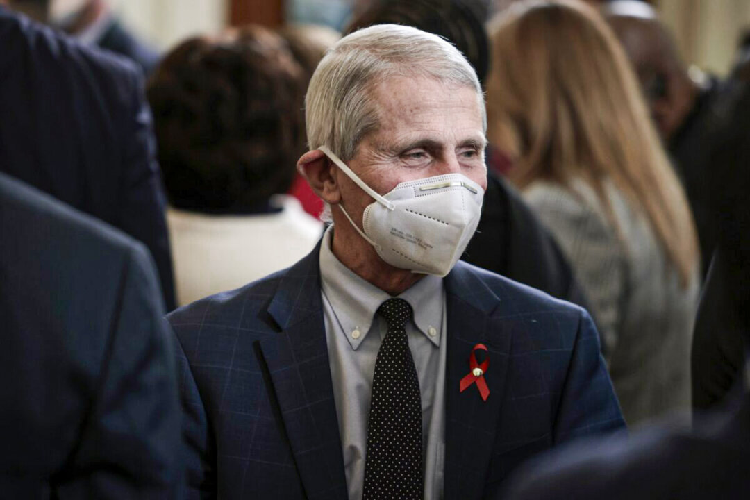 Fauci Says Masks Should Still Be Worn, Even If Vaccinated Against COVID-19