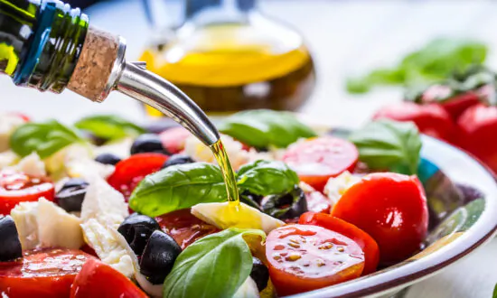 All About Olives: 5 Reasons to Eat Them