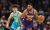 Devin Booker Returns in Suns’ Rout of Hornets