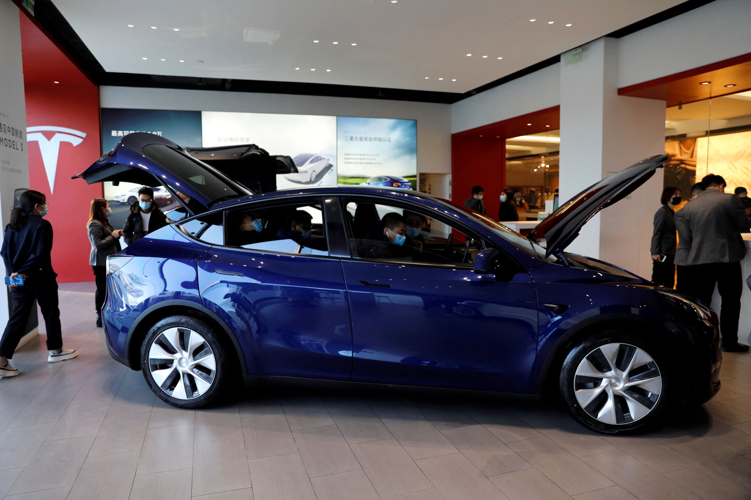 Group Says Tesla Model Y 'Top Safety Pick' - Vimarsana News