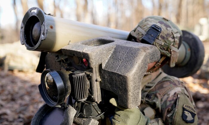During the Expert Infantryman Badge training at Fort Campbell on December 5, 2019, US Army soldiers assigned to the 101st Airborne Division will train on the Javelin Melee Combat Missile System.  (Brian Woolston / Reuters)