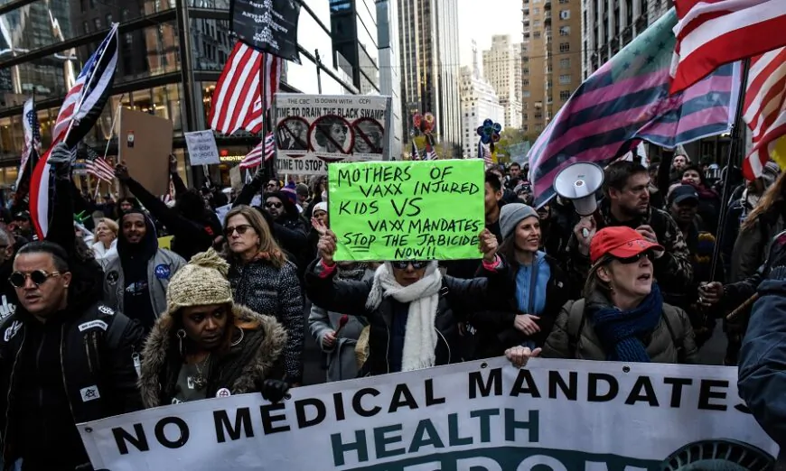 Protesters rally against vaccine mandates in New York City on Nov. 20, 2021. (Stephanie Keith/Getty Images)