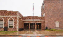 More Illinois Public Schools Defy Mask Mandate, Asserting Local Control