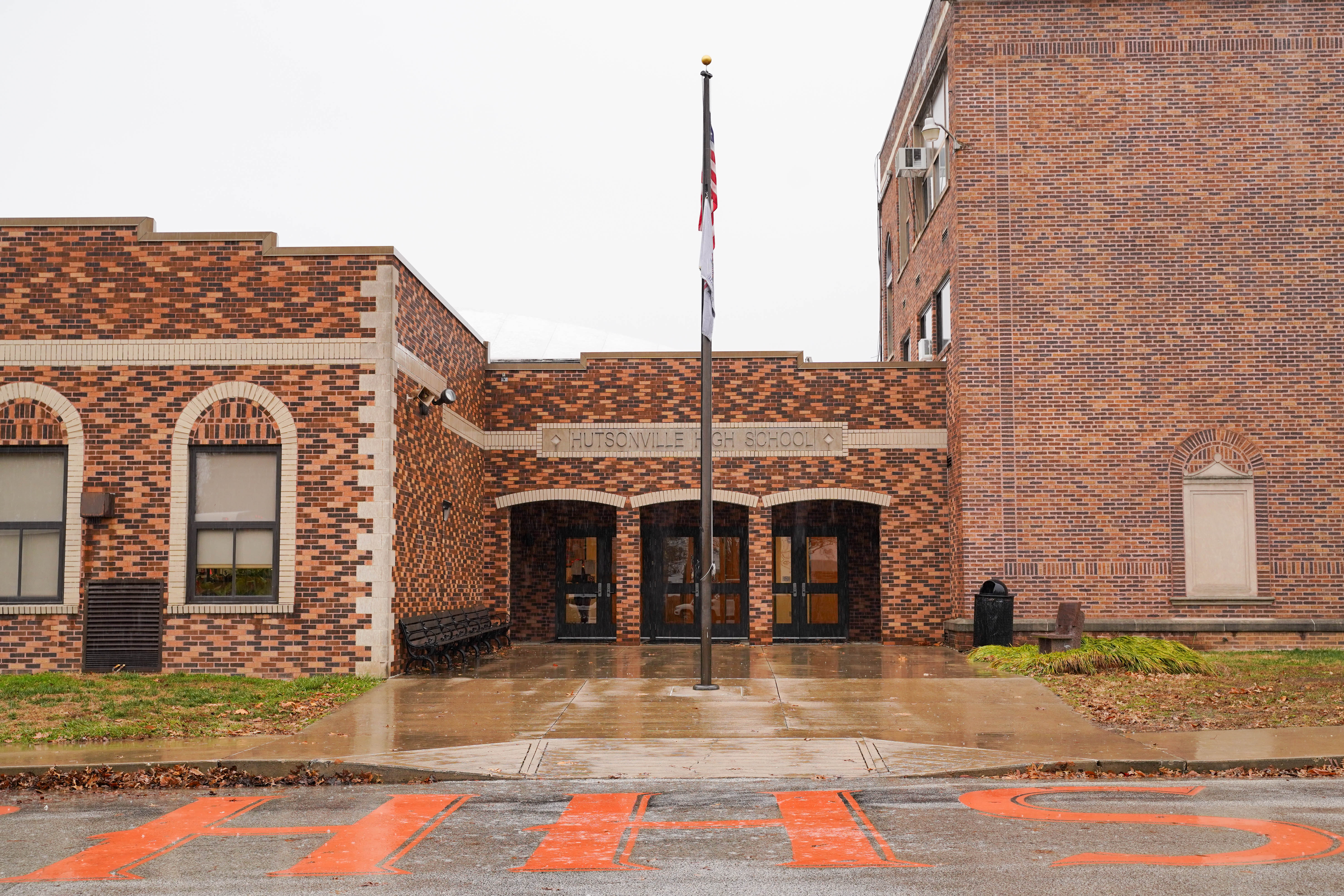 More Illinois Public Schools Defy Mask Mandate, Asserting Local Control - Vimarsana News