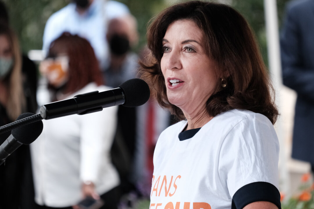 Governor Hochul Signs Pro-Democrat Congressional Maps for New York