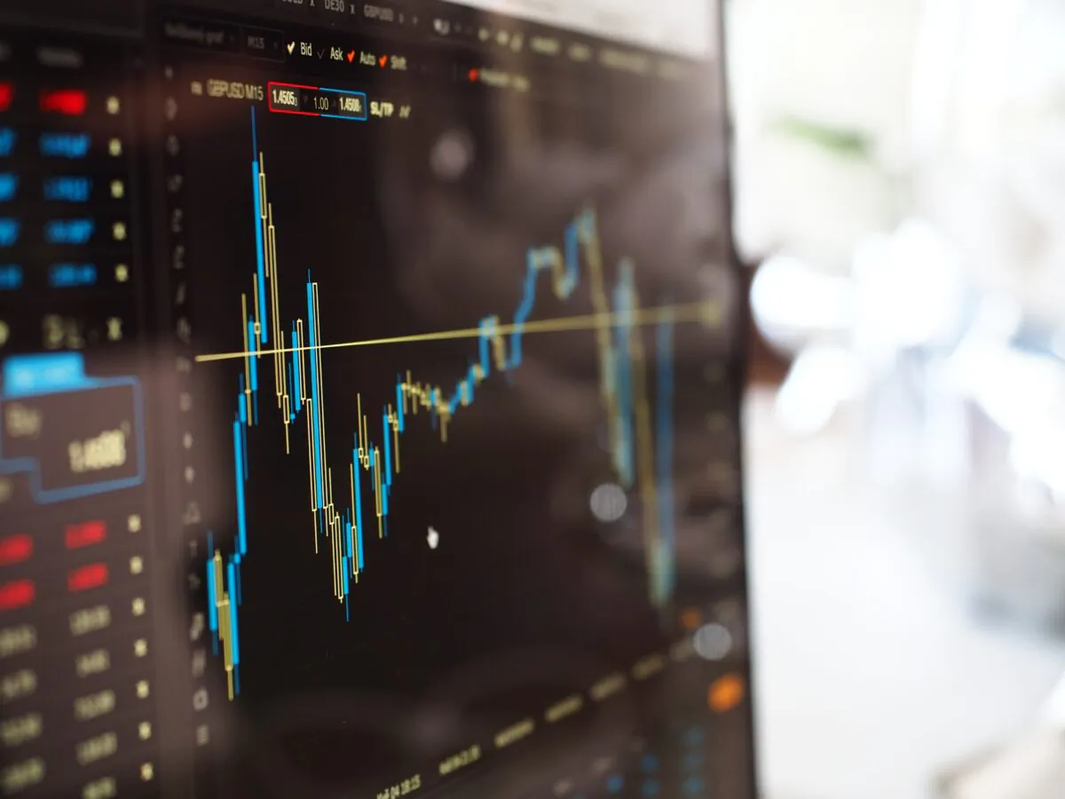 Stock photo of a stock market chart. (Pexels)