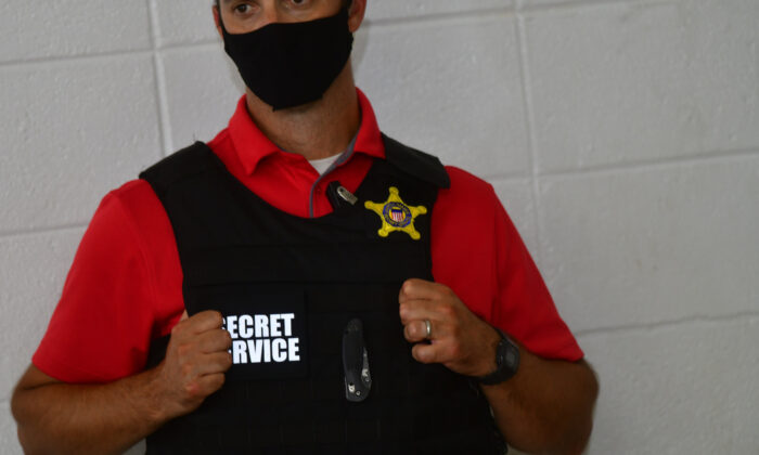 A member of the U.S. Secret Service on duty in Wilmington, Delaware on July 28, 2020. (Mark Makela/Getty Images)