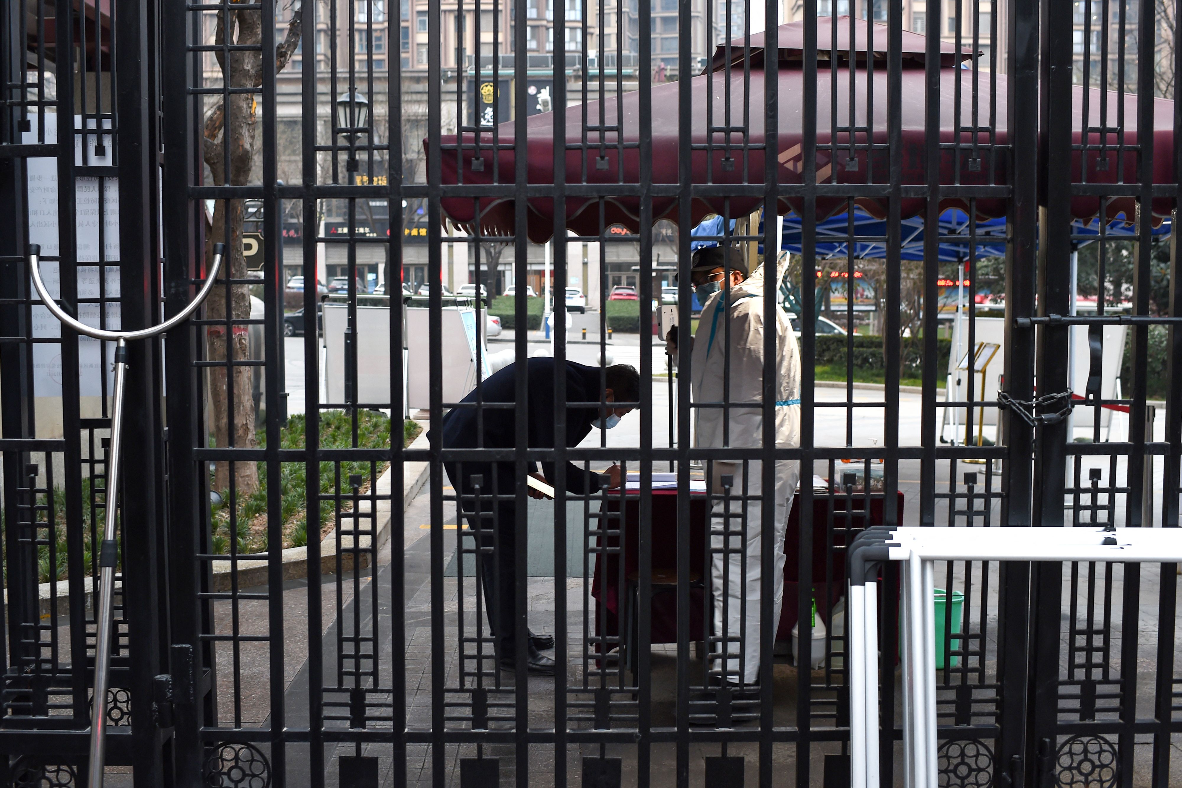 Chinese Patient With Kidney Failure Goes Online to Get Medical Treatment Amid Lockdown - Vimarsana News