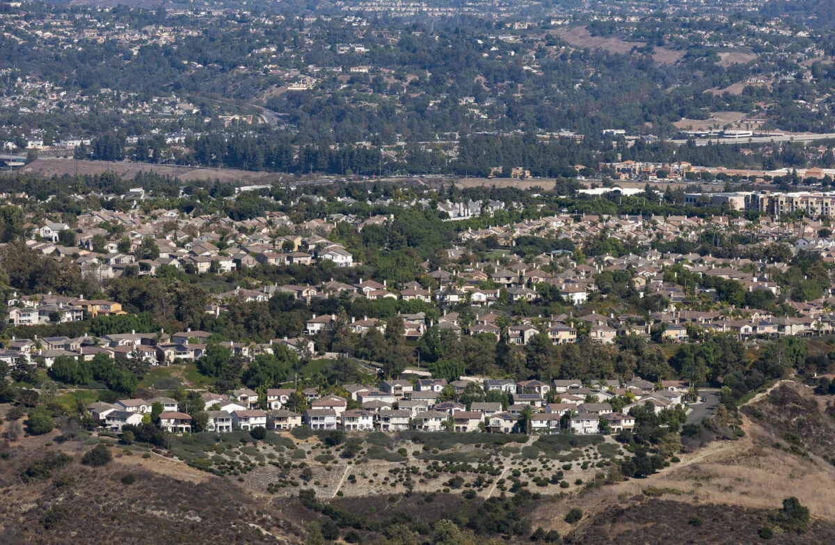 Housing seen in south Orange County from Laguna Beach, Calif., on Dec. 15, 2020. (John Fredricks/The Epoch Times)