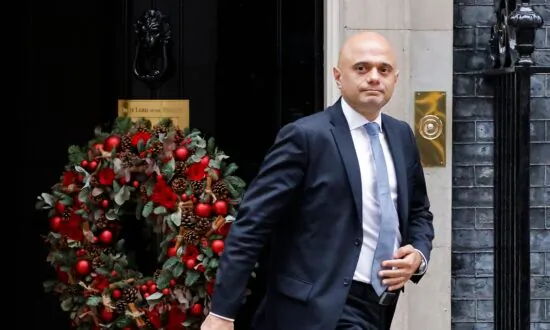 UK Health Chief Welcomes Studies Showing Omicron Causes Less Severe Illness