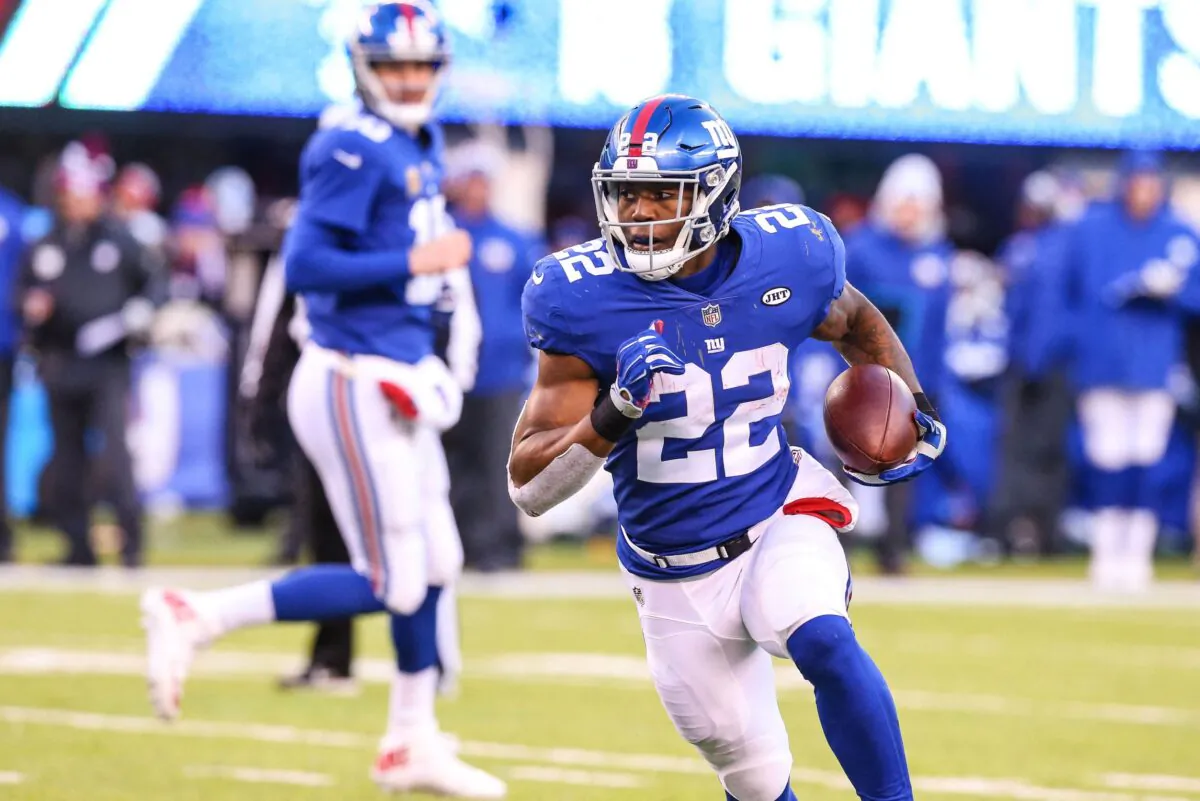 Washington Redskins strong safety Deshazor Everett (22) rushes with the ball against the Washington Redskins during the second half at MetLife Stadium in East Rutherford, N.J., on Dec 31, 2017. (Vincent Carchietta-USA TODAY Sports via Reuters)