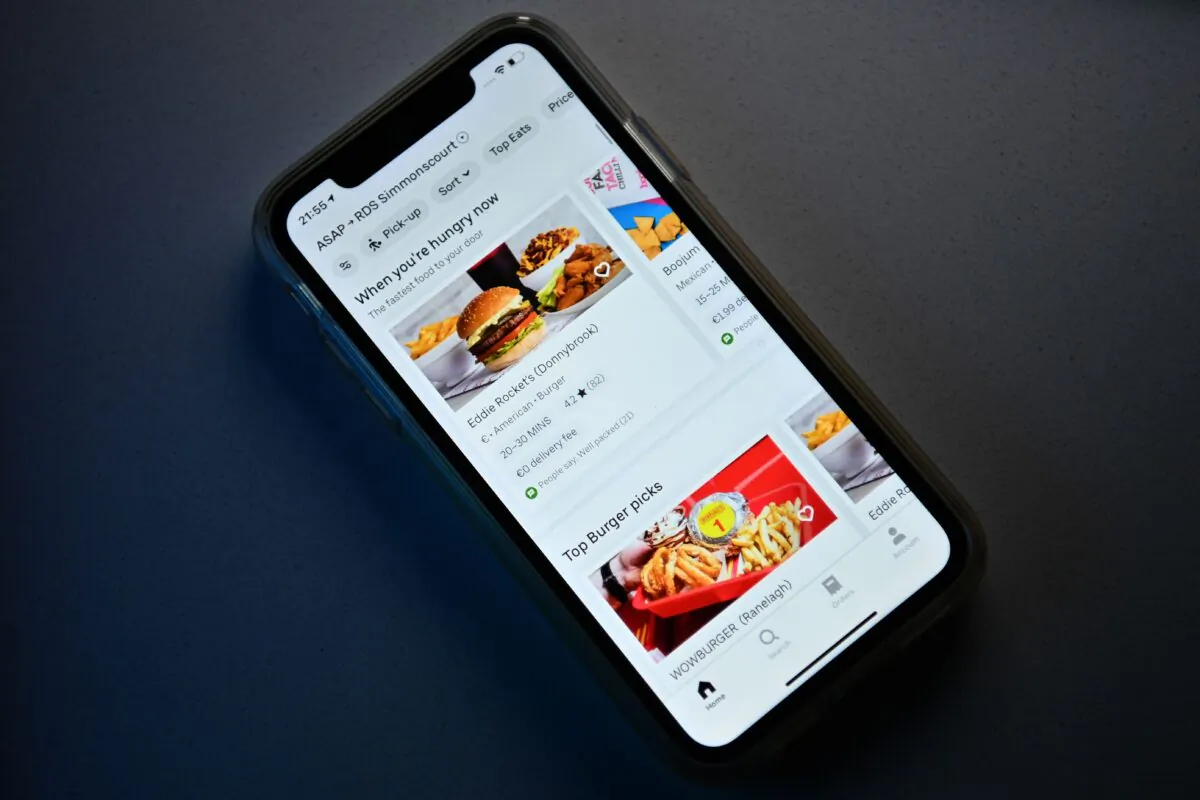 Study finds menu placement influences food choices. (Ben Stansall/Getty Images)