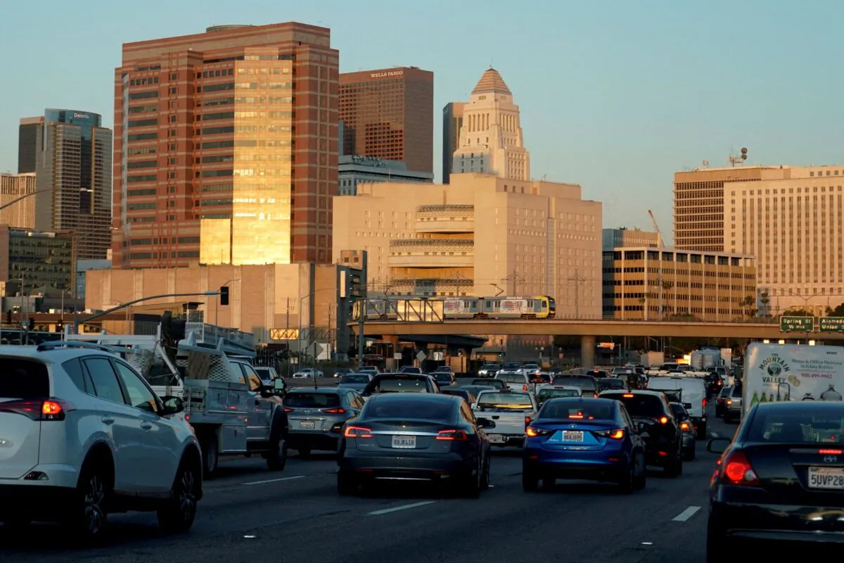 Traffic travels along a highway next to Los Angeles, Calif., on Oct. 11, 2019. (Mike Blake/Reuters)