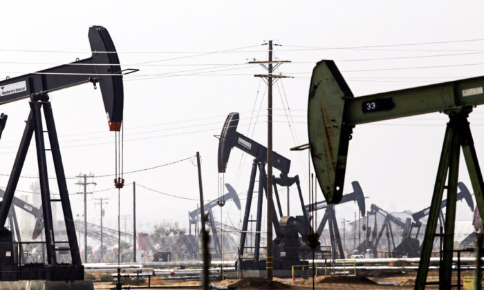 Petroleum pump jacks are pictured in the Kern River oil field in Bakersfield, Calif., on Nov. 9, 2014. (Jonathan Alcorn/Reuters)