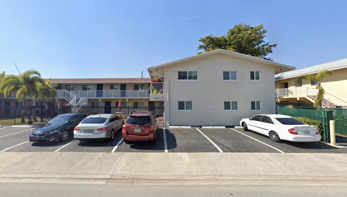 An apartment building on 2417 N.W. Ninth Ave., Wilton Manors, Fla., in February 2021. Two children were killed and another four children were hospitalized with injuries when a car plowed into the apartment building on Dec. 27, 2021. (Google Maps/Screenshot via The Epoch Times)