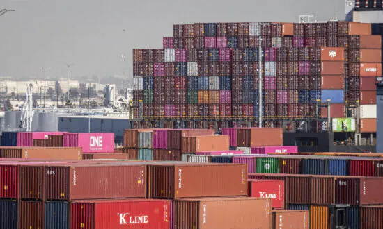 Containers Linger at LA Ports More Than A Week Before Shipping