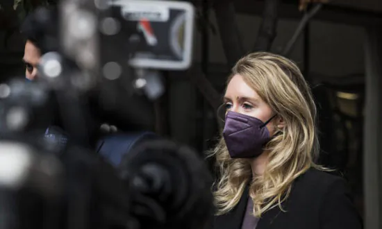 Holmes Jury Heads Into Fifth Day of Deliberations