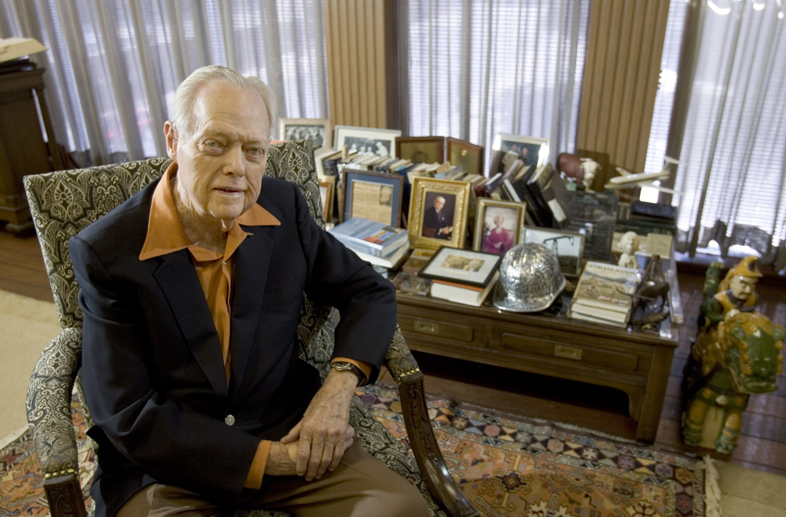Texas Oil Billionaire William 'Tex' Moncrief Jr. Dead at 101 - Vimarsana News