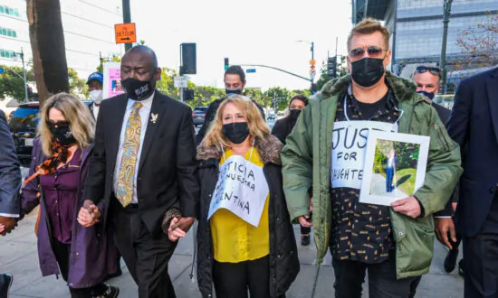 Parents of Girl Shot Dead in Dressing Room by Los Angeles Police Call for Justice