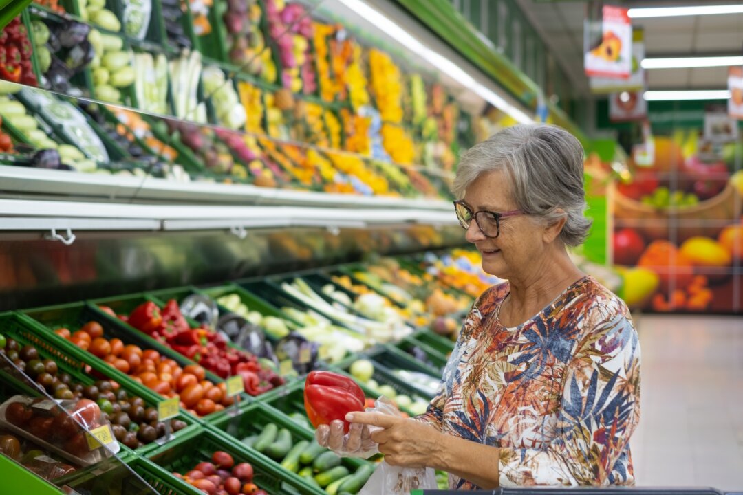 Researchers spent 12 years looking at a group of 842 people to see how their diet affected cognitive decline.(Lucigerma/Shutterstock)