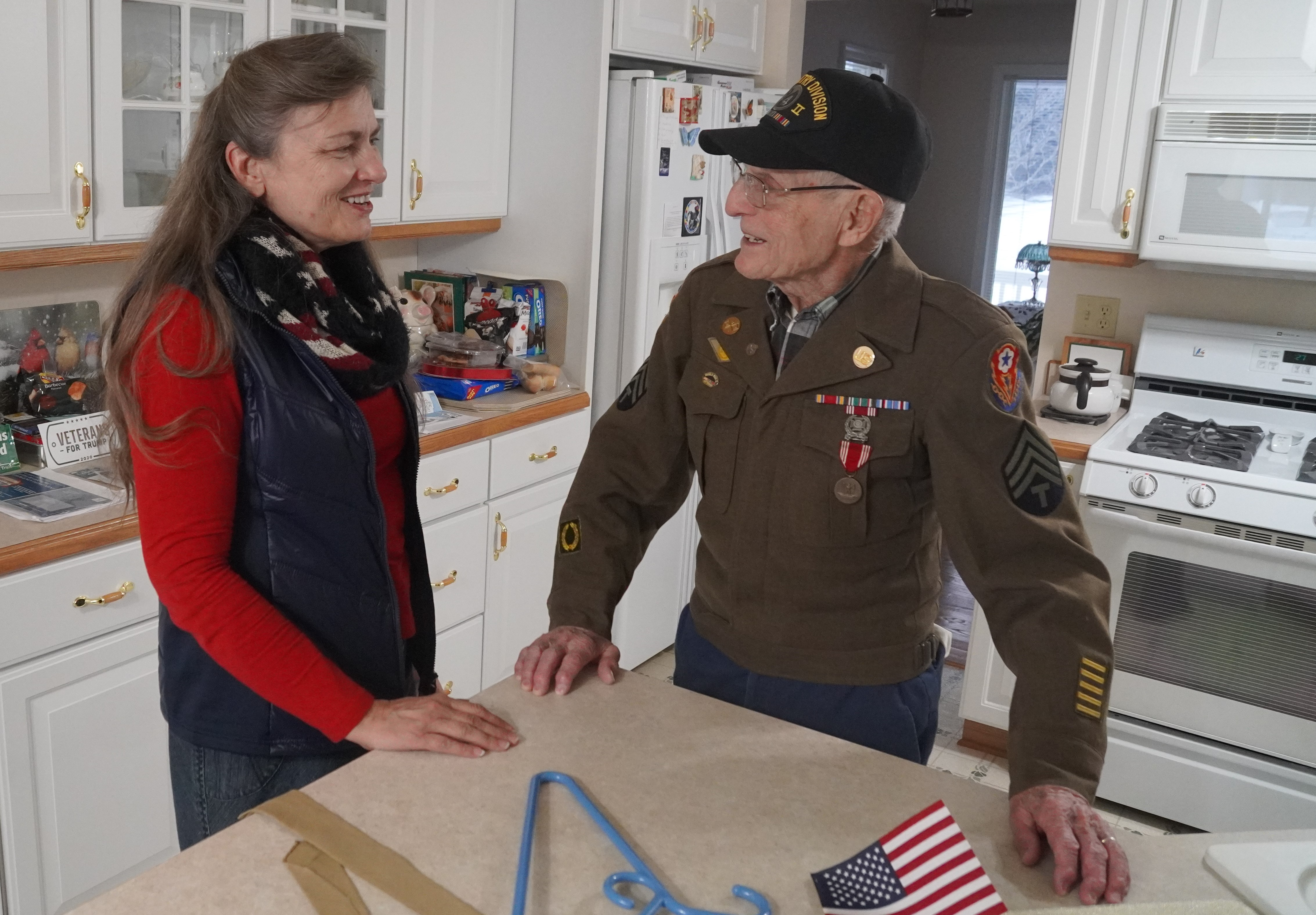 Aging WW II Vets Share Stories With Next Generation - Vimarsana News