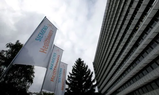 US Authorizes German Firm Siemens Healthineers’ At-home COVID-19 Test