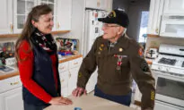 Aging WW II Vets Share Stories With Next Generation
