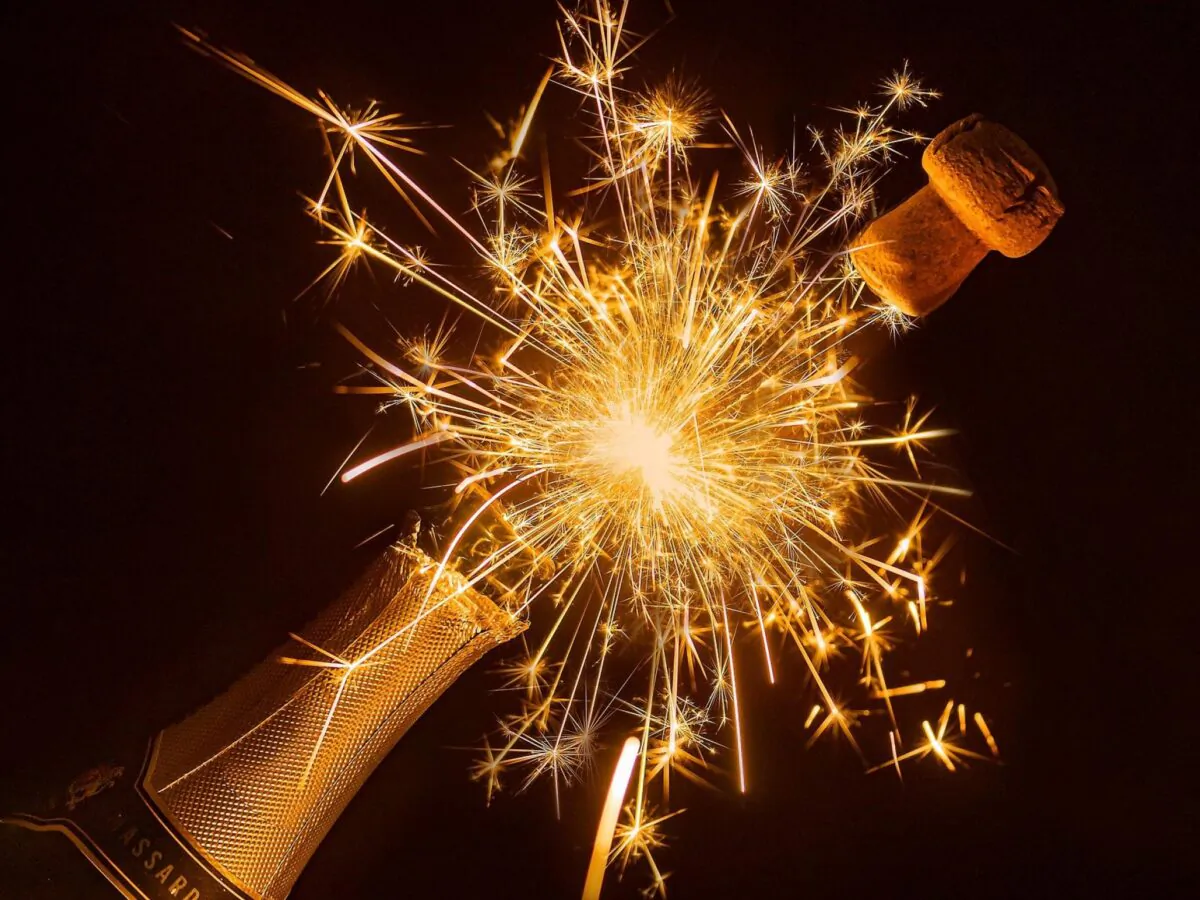 A stock photo of Champagne. (Frohe Weihnachten/Pixabay via Benzinga)