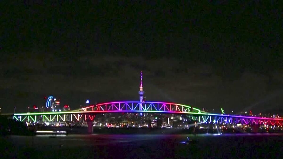 Auckland light show ushers in New Zealand's New Year
