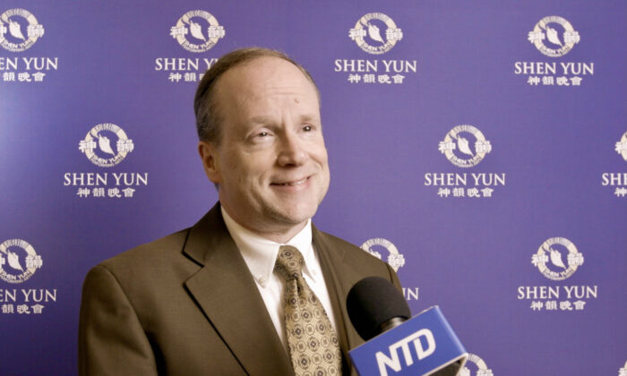 President of Charitable Foundation Lauds the Tradition in Shen Yun