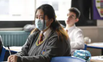 English Secondary School Pupils Asked to Wear Masks in Classrooms