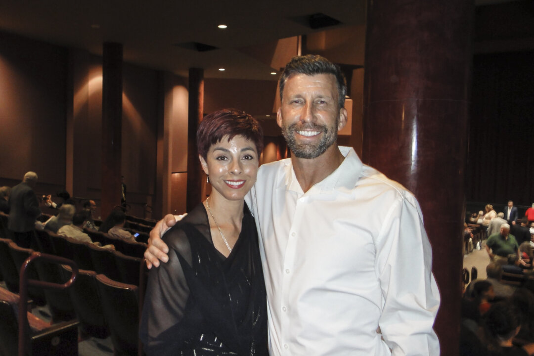 Stephen and Graciela Jackson at the Shen Yun performance at Thrasher-Horne Center at St. Johns River State College, in Jacksonville ,on Jan. 1, 2022. (Teng Dongyu/The Epoch Times)