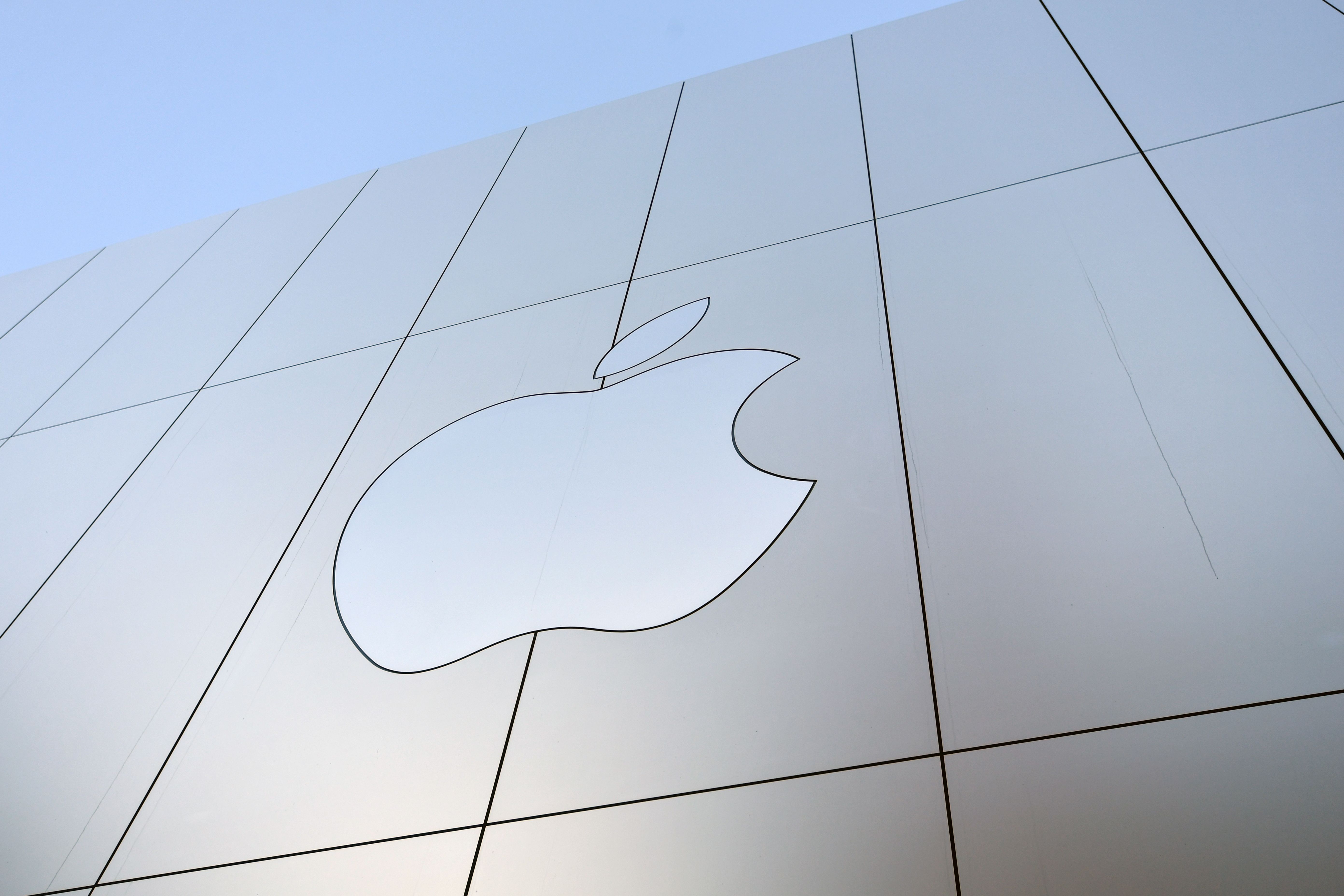 Apple Analyst Explains Why Cupertino Is Tracking Ahead of Expectations in December Quarter - Vimarsana News