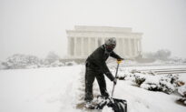 Capitol Report (Jan. 3): Snowstorm Shuts Down Washington DC