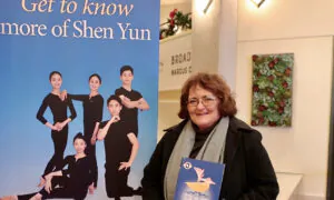 Christmas Tickets to Shen Yun Bring Joy and Healing to Milwaukee Theatergoer