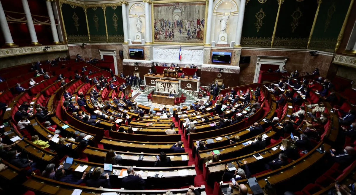 A general view shows the hemicycle, during the opening debate on the French government's planned bill on the vaccine pass, at the National Assembly in Paris, France, on Jan. 3, 2022. (Sarah Meyssonnier/Reuters)