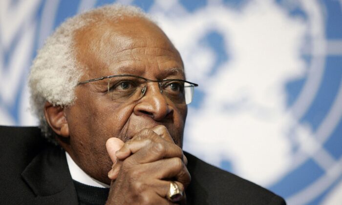 Archbishop Desmond Tutu holds a press conference at the United Nations in Geneva after Israel blocked a UN human rights fact-finding mission led by Tutu to Beit Hanun on the Gaza Strip, on Dec. 11, 2006. (Fabrice Coffrini/AFP via Getty Images)