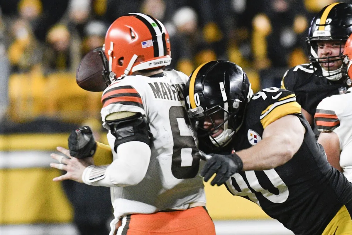Pittsburgh Steelers outside linebacker T.J. Watt (90) sacks Cleveland Browns quarterback Baker Mayfield (6), during an NFL game in Pittsburgh, Pa., on Jan. 3, 2022. (Don Wright/AP Photo)