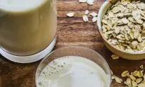 This Homemade Oat Milk Takes 5 Minutes to Make