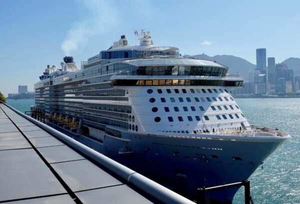 cruise-ship-hk